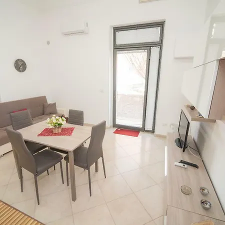 Casa Marinella Holiday home Aci Catena